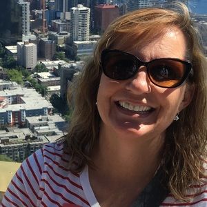 Meet your Posher, Stacy